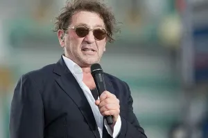 Leps qalmaqaldan sonra Rusiyanı tərk etdi