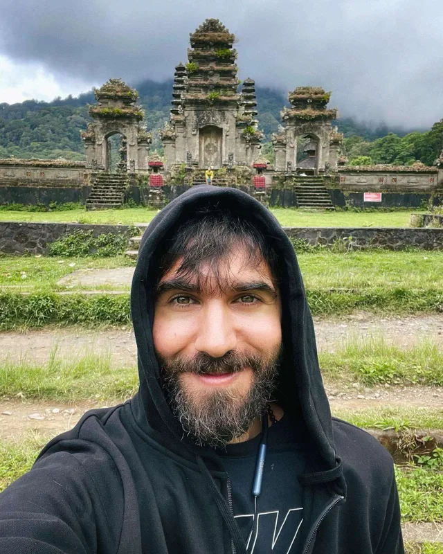 Çingiz İndoneziyada belə yaşayır