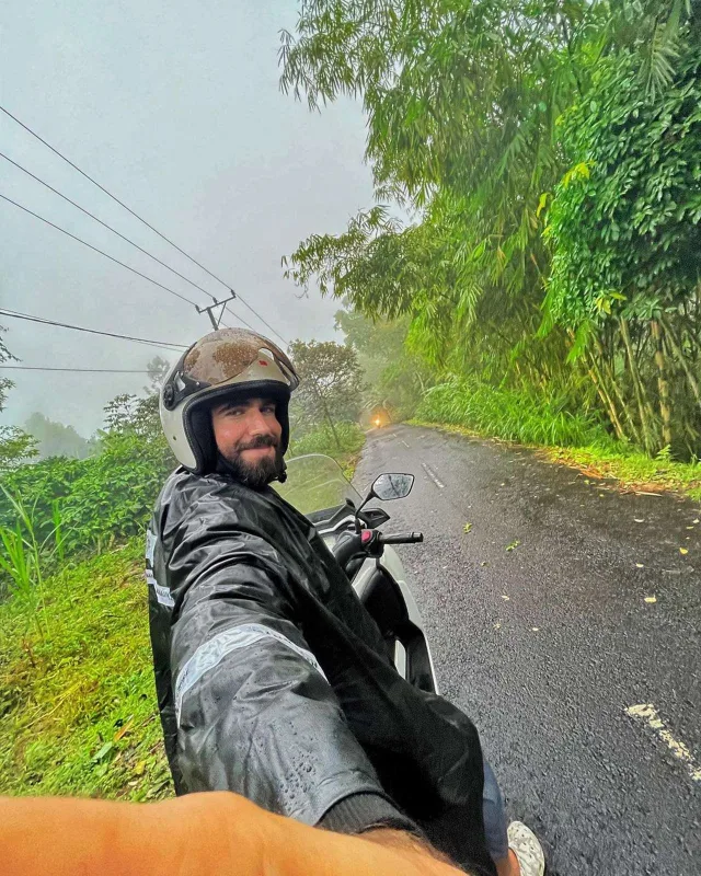 Çingiz İndoneziyada belə yaşayır