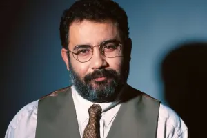 Bu mahnını evinə oğru girəndən sonra yazıbmış...