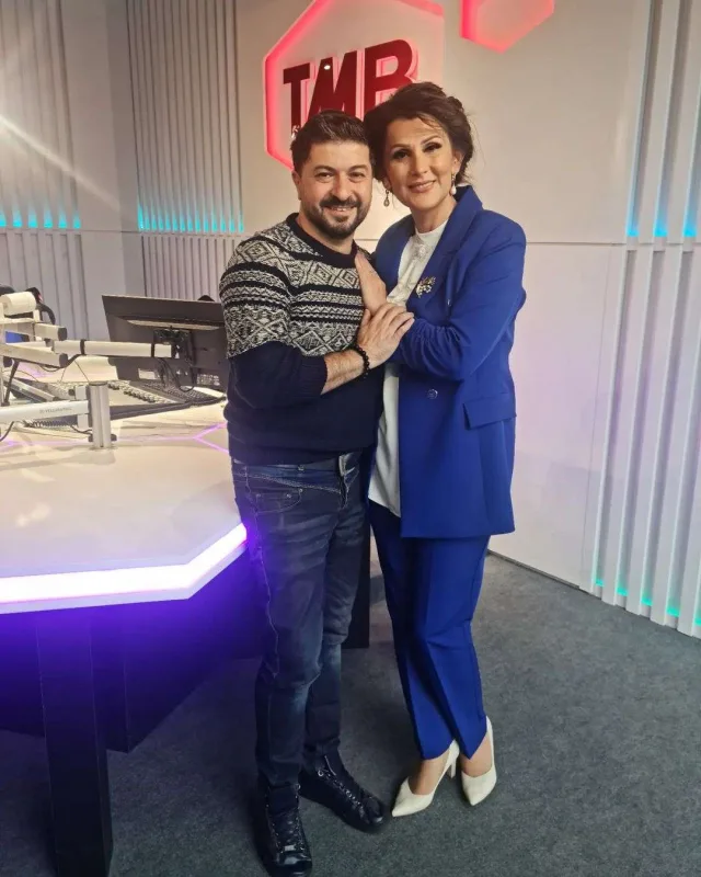 Anar işini dəyişdi