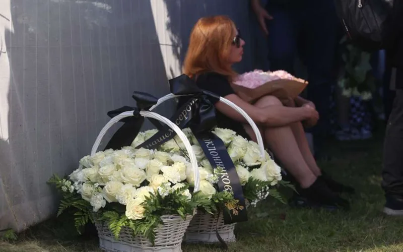 10 min insan, bir kamaz  gül... - Şatunova vida