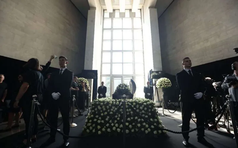 10 min insan, bir kamaz  gül... - Şatunova vida