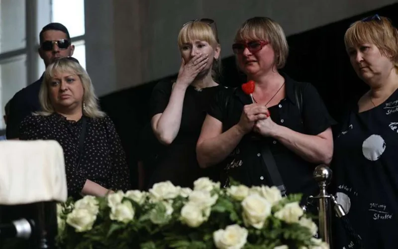 10 min insan, bir kamaz  gül... - Şatunova vida