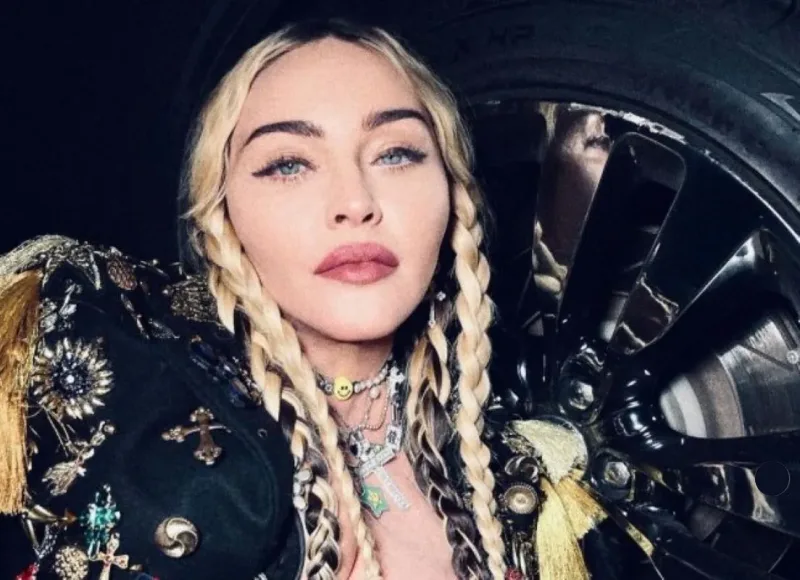 Seks aludəçisi olduğunu etiraf etdi