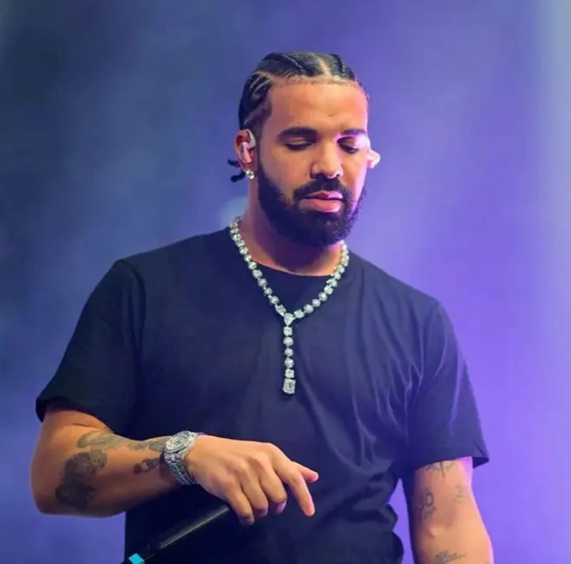 Dreyk 20 milyonluq boyunbağısıyla gündəmdə