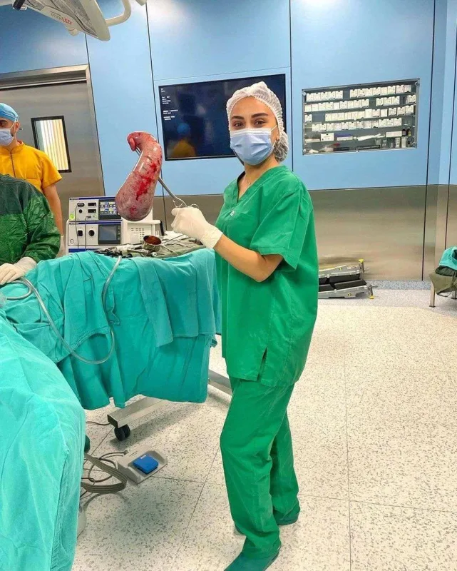 Vüsalənin bacısı əməliyyat olundu