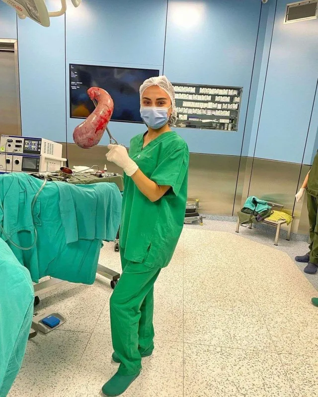 Vüsalənin bacısı əməliyyat olundu