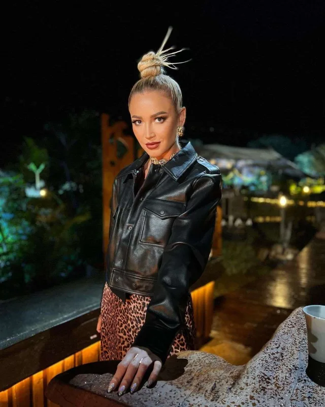 Plastik əməliyyata 650 mindən çox xərcləyib