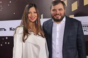 Vaynşteyn və xanımı Azərbaycan mahnısına oynadı - Video