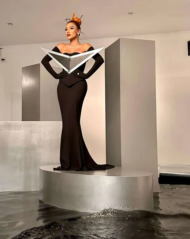 “Qadını kişi böyüdür”