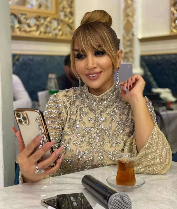 Elnarə villasını tikib qurtara bilmir