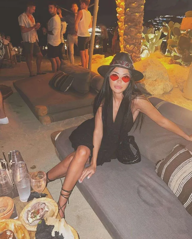 Mikonosdan “Razi” qayıtdı