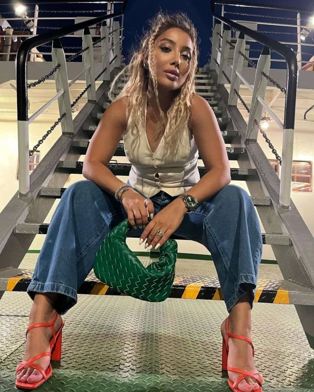 Günay sevgilisindən yazdı