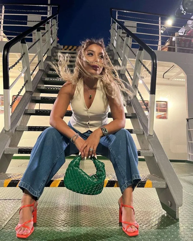 Günay sevgilisindən yazdı