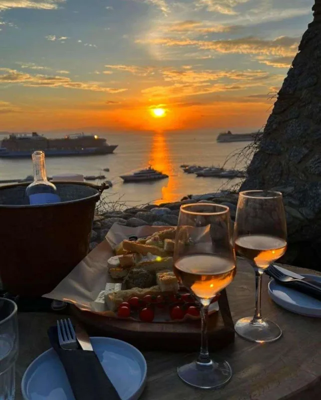 Mikonosdan “Razi” qayıtdı