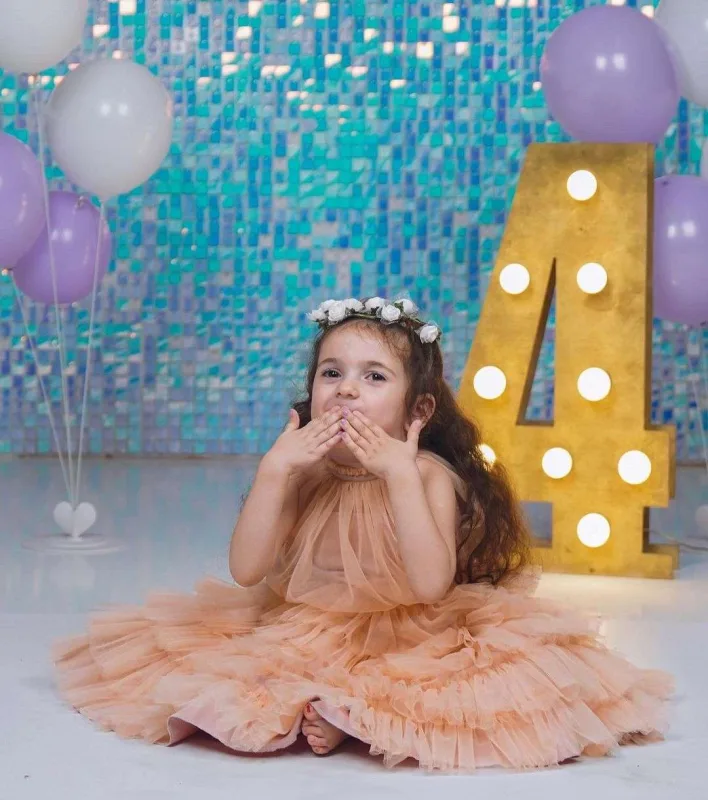 Elşən 4 yaşlı qızının fotolarını paylaşdı