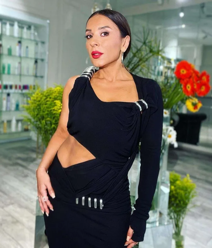 “Tünzalə açıq geyinməyi qəbahət sayırdı”