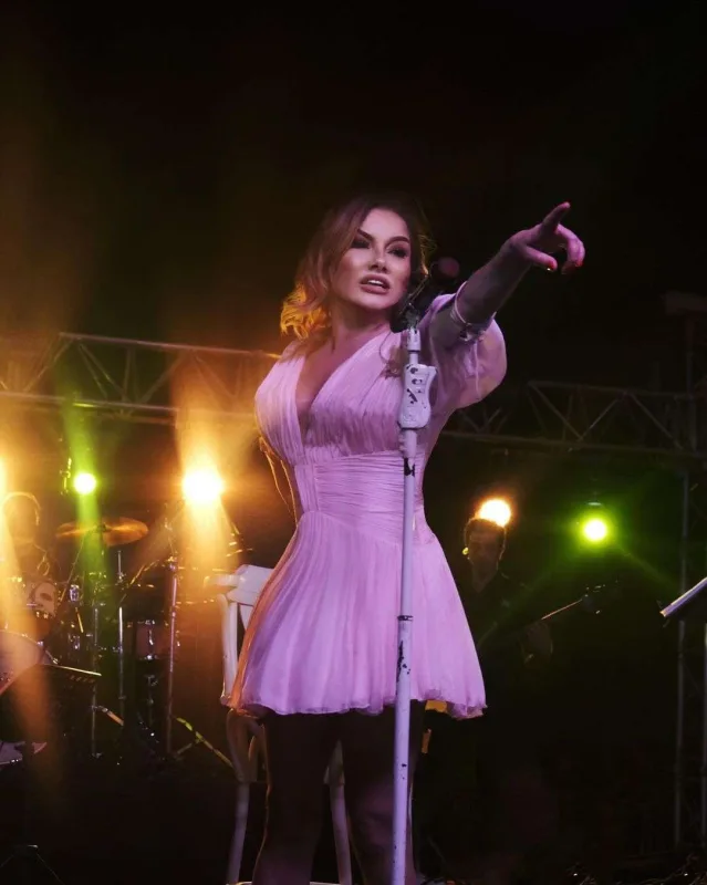 Fotoşop etdiyi belə üzə çıxdı