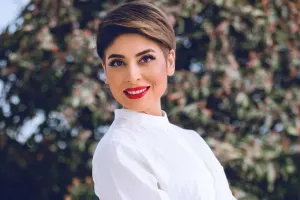 Hüsniyə yeni maşın aldı