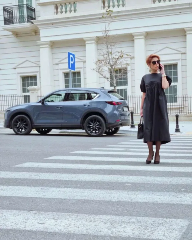 Hüsniyə yeni maşın aldı