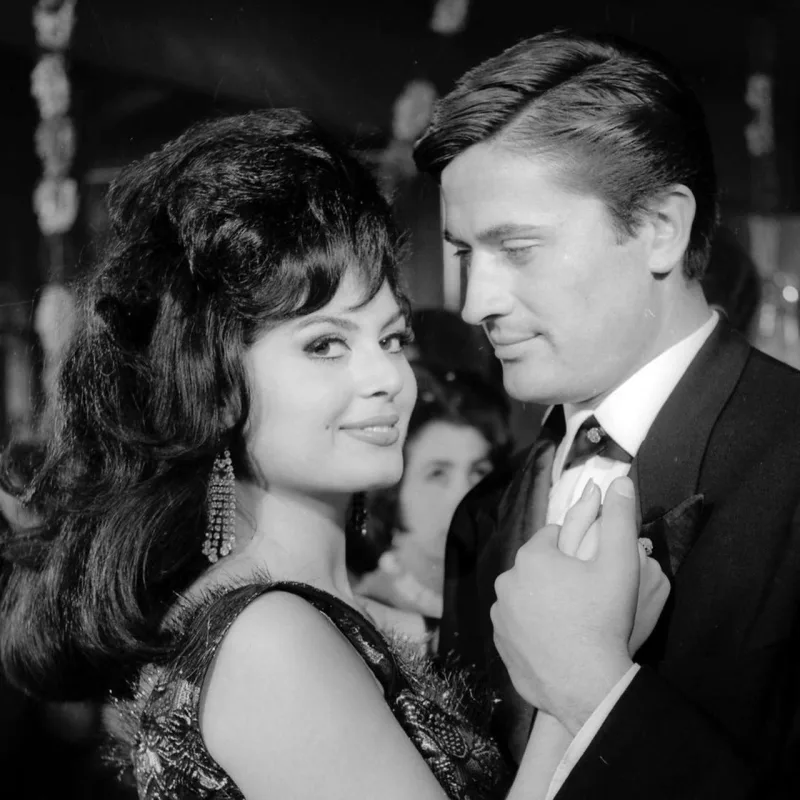 “Yoxluğunu bilmək o qədər acıdır ki...”