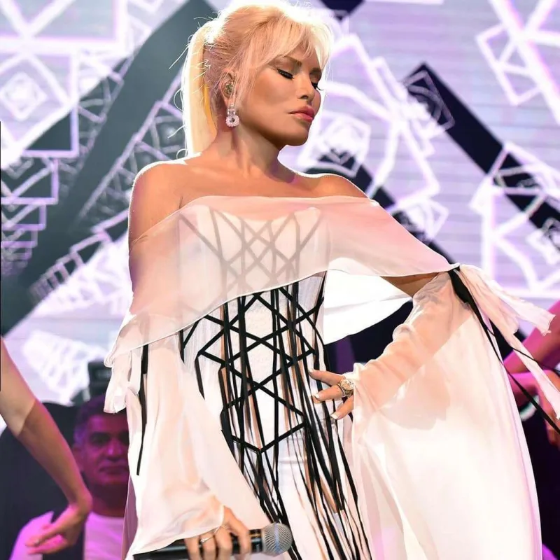 Xəstəxanalıq olan Ajda səhnəyə dönüş tarixini açıqladı