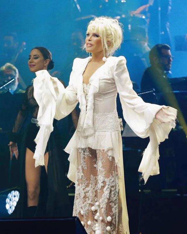 Xəstəxanalıq olan Ajda səhnəyə dönüş tarixini açıqladı