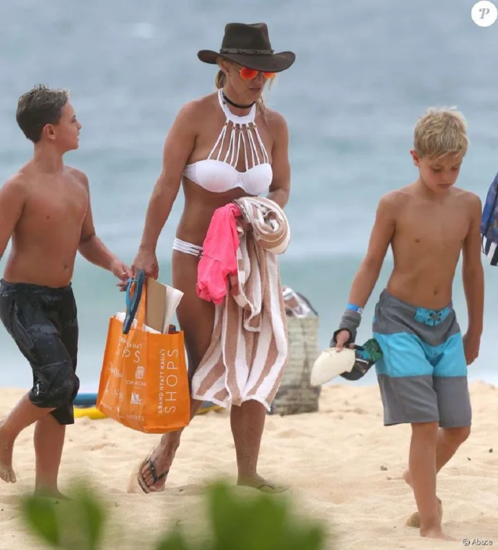 Britnidən oğluna cavab gecikmədi