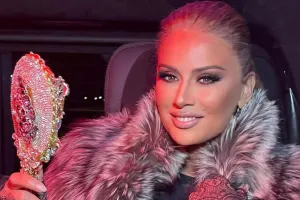 Roza bir gündə 700 manat xərcləyir