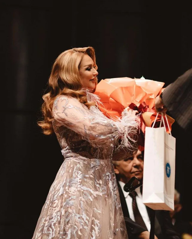 60 yaşlı Xalq artisti - “Məni sevgi yaşadır!”