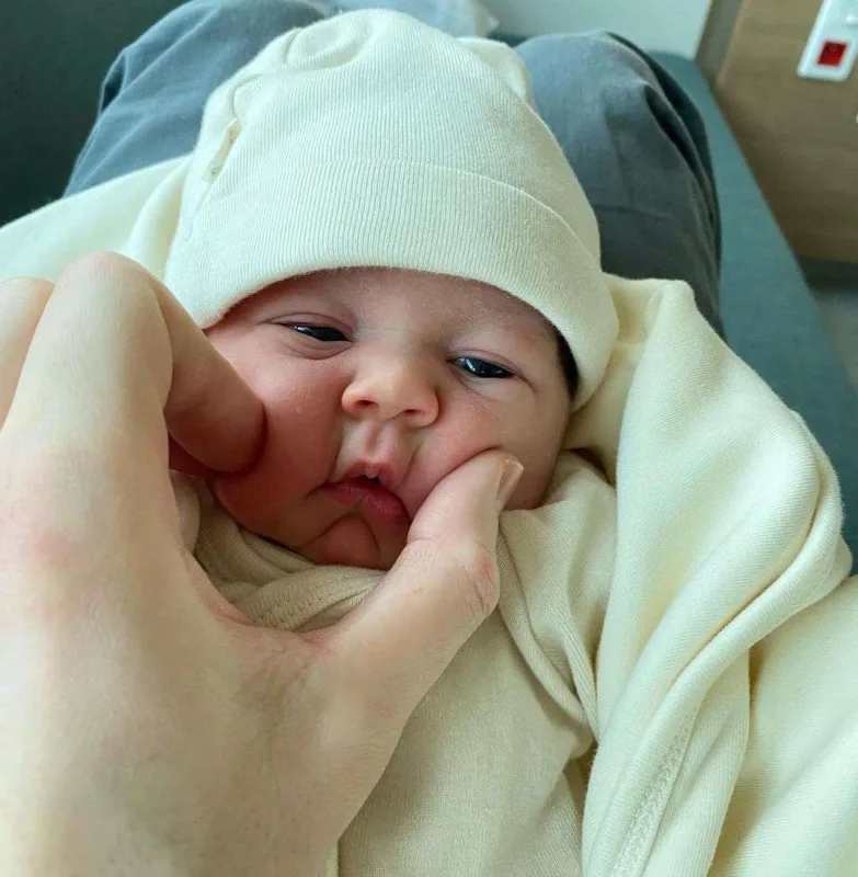 Türk aktrisa ana oldu