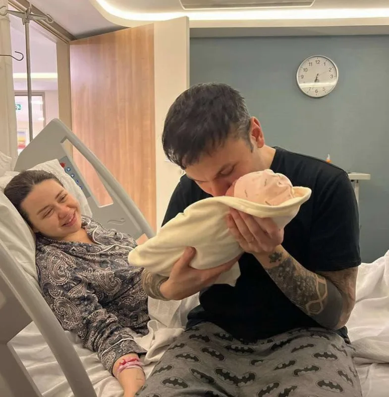 Türk aktrisa ana oldu