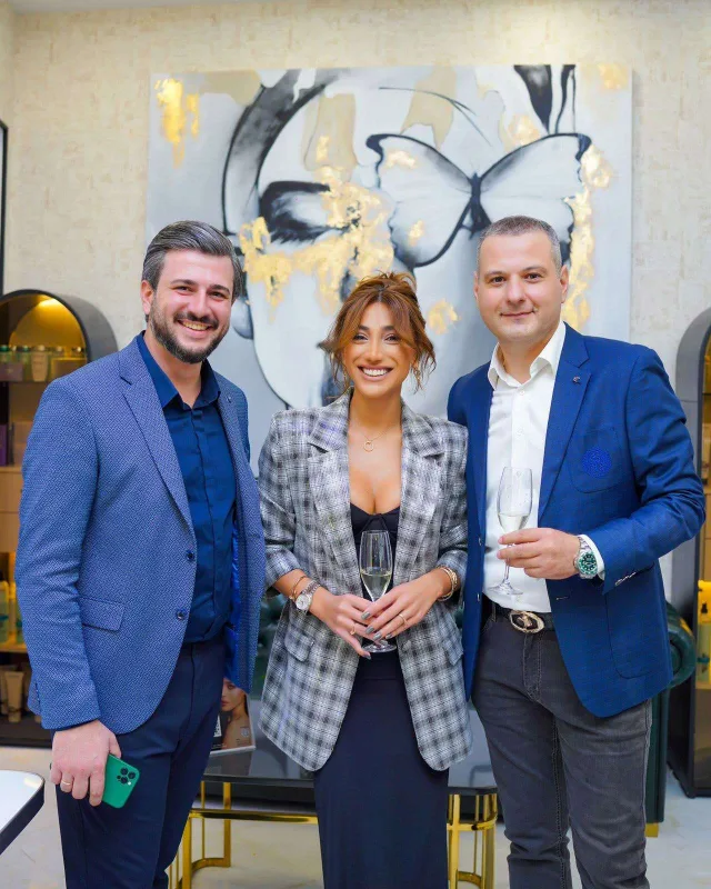 Röya “Kamila Beauty Center”ə görə ənənəsini pozdu