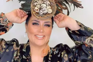 Məktəbdə oğlanları döyürmüş