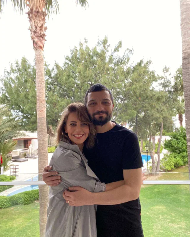 Rəfiqəsinin keçmiş əri ilə sevgili olubmuş...