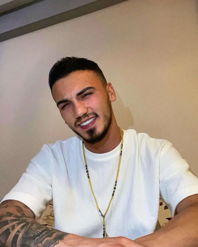 Futbolçu Mehinlə sevgilidir!