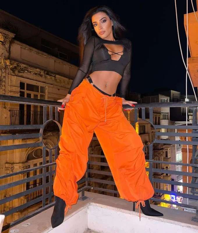 “Səmra Rəhimli ümumiyyətlə paltar geyinmir”