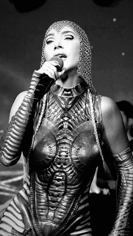 Bakıda səhnəyə Kleopatra kimi çıxdı