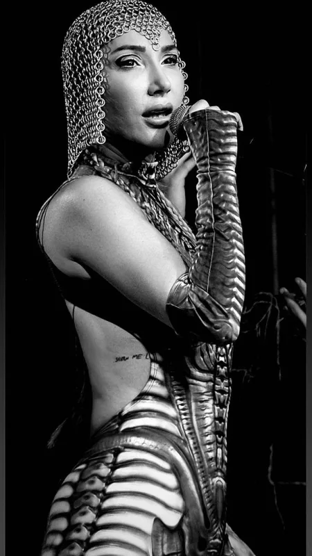 Bakıda səhnəyə Kleopatra kimi çıxdı