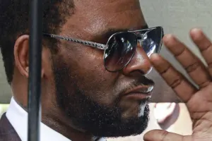 Ar Kelli 30 illik həbs olundu