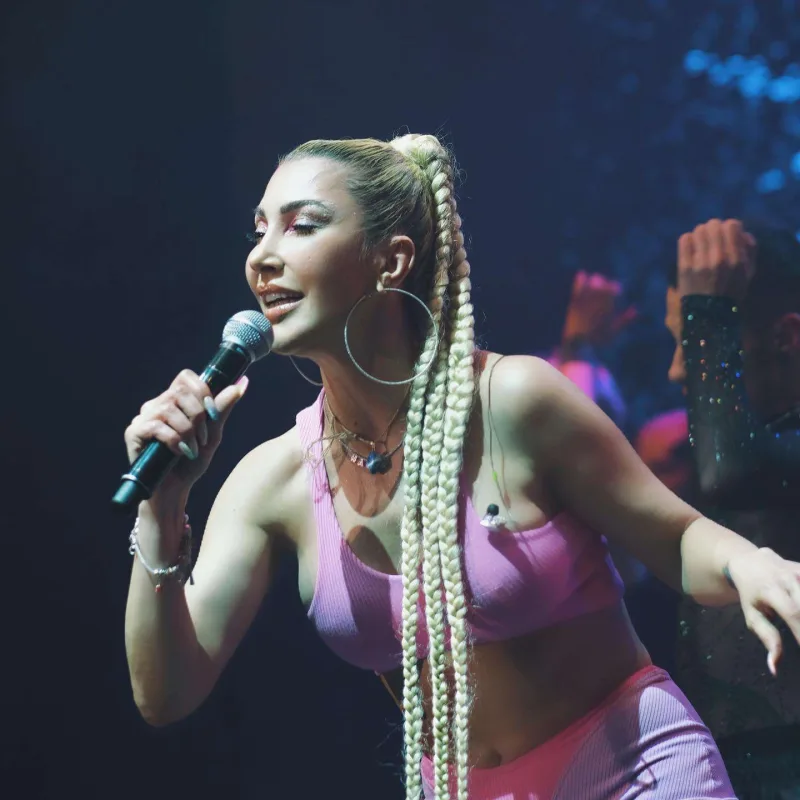 Karadeniz bölgəsində ev axtarır