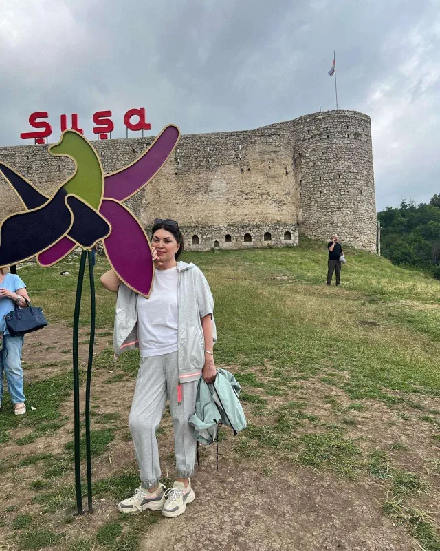 Sənubər İsgəndərlinin Şuşadan fotoları