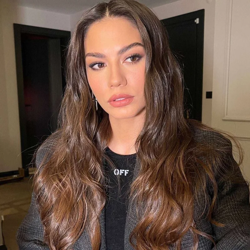 Türk aktrisalar da azərbaycanlı ifaçıları paylaşdı