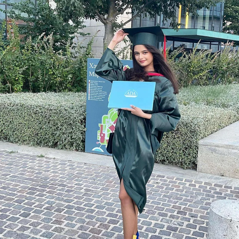 Məleykənin Güləri məzun oldu