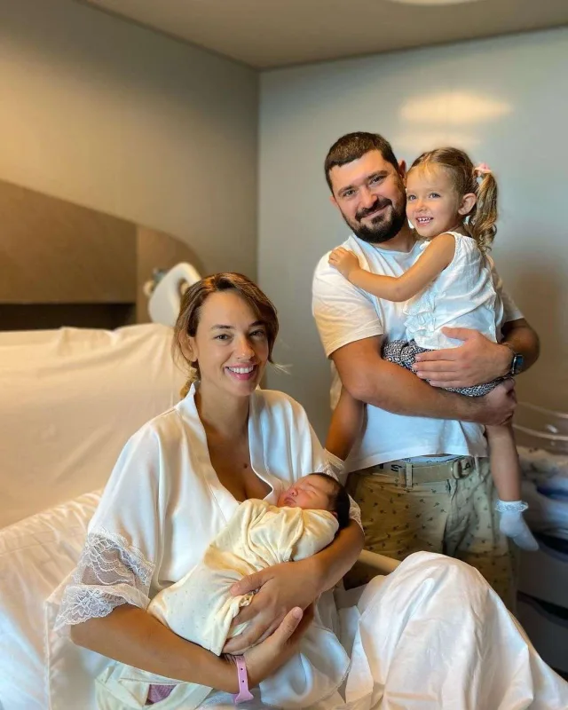 Yeni doğulan körpəsini ilk dəfə paylaşdı