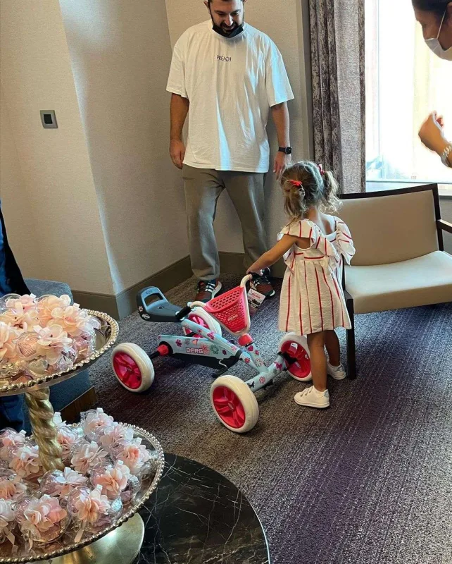 Yeni doğulan körpəsini ilk dəfə paylaşdı