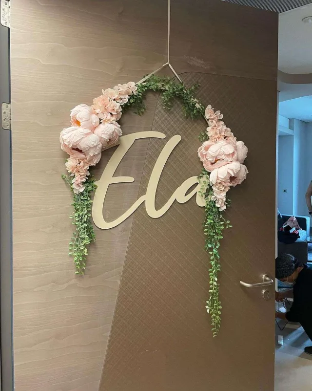 Yeni doğulan körpəsini ilk dəfə paylaşdı