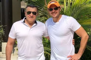 Emin atasının arxiv şəkillərini yaydı