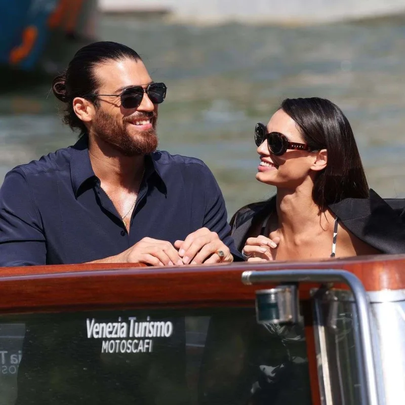Can Yaman “Venesiya”ya onunla qatıldı